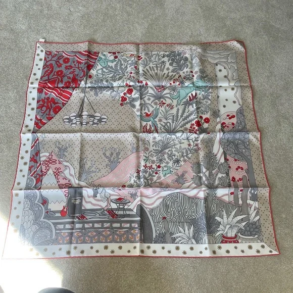 *Sold* 100% Authentic Brand New Hermes 90 x 90 silk scarf - Le premier chant - Picture 5 of 8